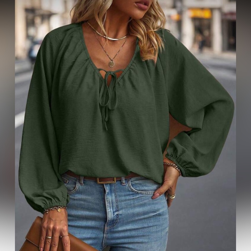 Elegant Green Women's Blouse